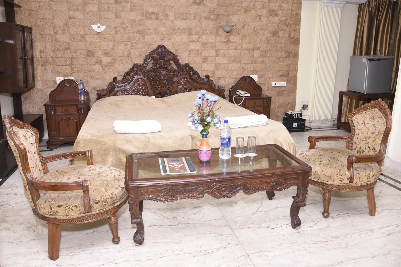 Modipur Hotel Rampur  Экстерьер фото